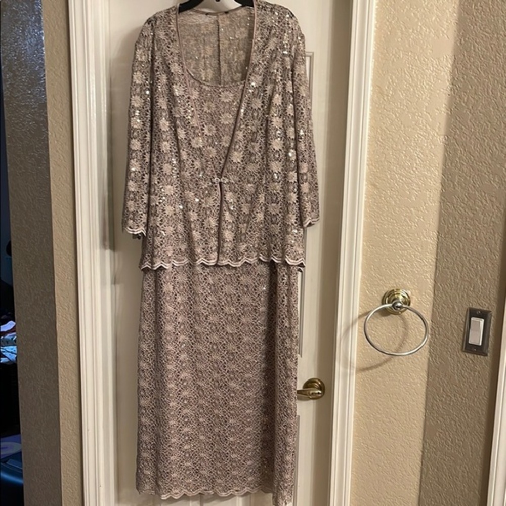 Elegant Lace Dress Set size 1X